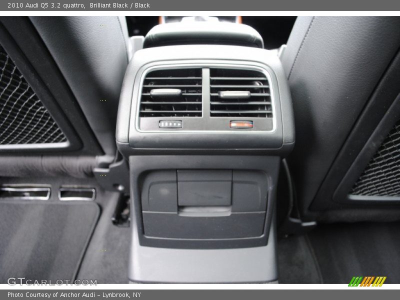 Brilliant Black / Black 2010 Audi Q5 3.2 quattro