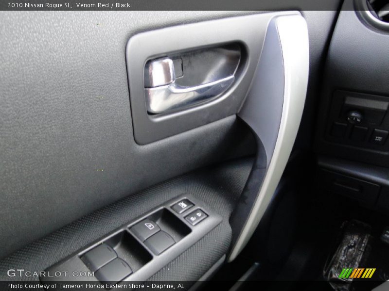Venom Red / Black 2010 Nissan Rogue SL