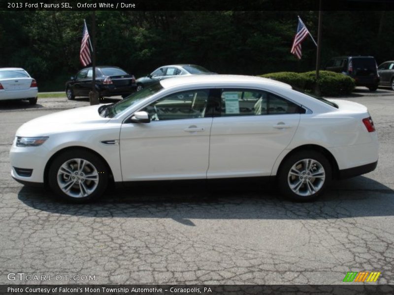 Oxford White / Dune 2013 Ford Taurus SEL