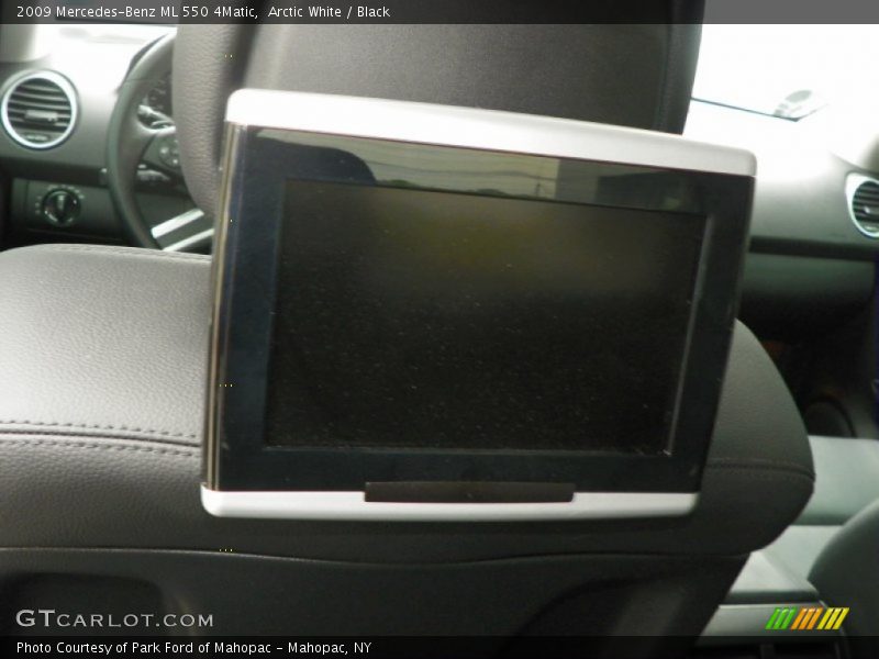 Arctic White / Black 2009 Mercedes-Benz ML 550 4Matic