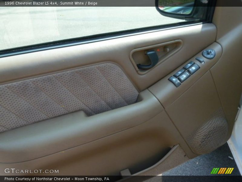 Summit White / Beige 1996 Chevrolet Blazer LS 4x4