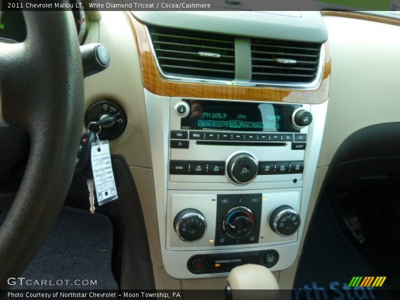 White Diamond Tricoat / Cocoa/Cashmere 2011 Chevrolet Malibu LT