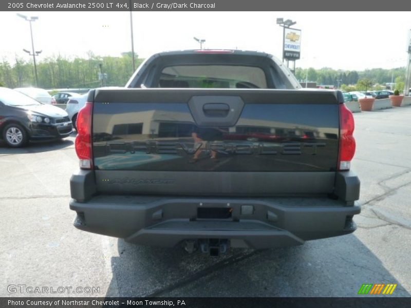 Black / Gray/Dark Charcoal 2005 Chevrolet Avalanche 2500 LT 4x4