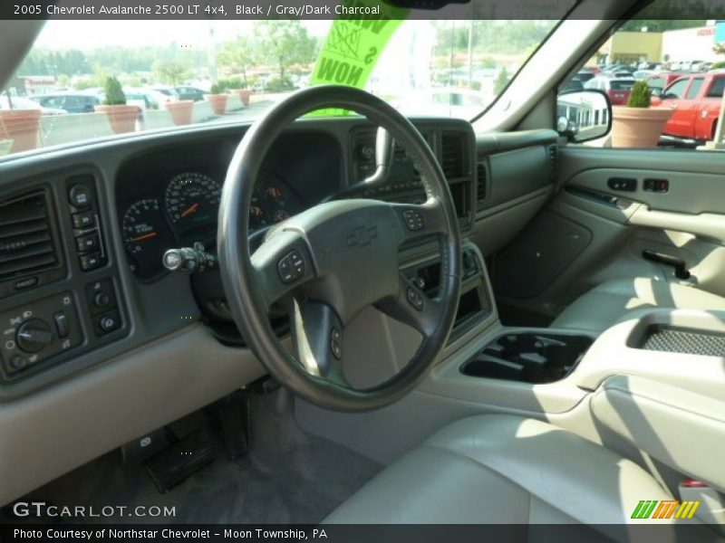 Black / Gray/Dark Charcoal 2005 Chevrolet Avalanche 2500 LT 4x4