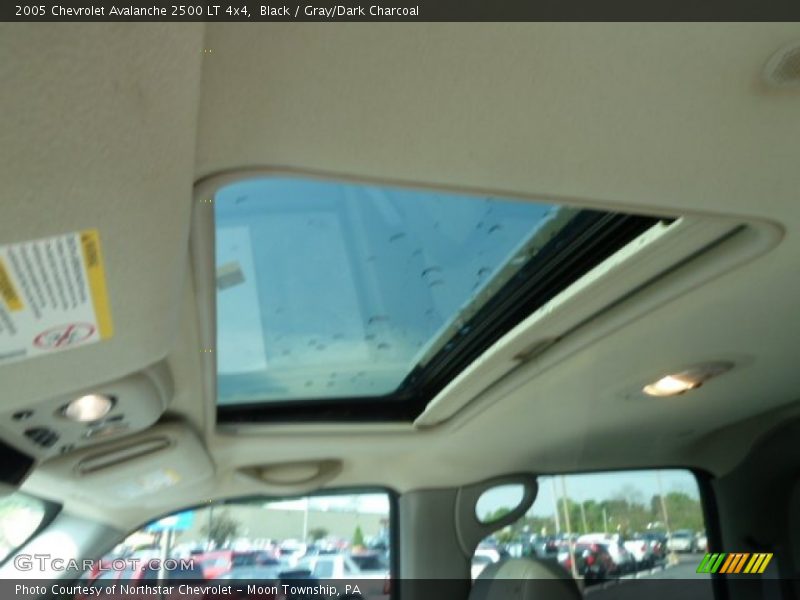 Black / Gray/Dark Charcoal 2005 Chevrolet Avalanche 2500 LT 4x4