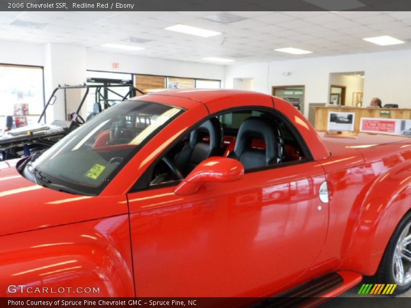 Redline Red / Ebony 2006 Chevrolet SSR