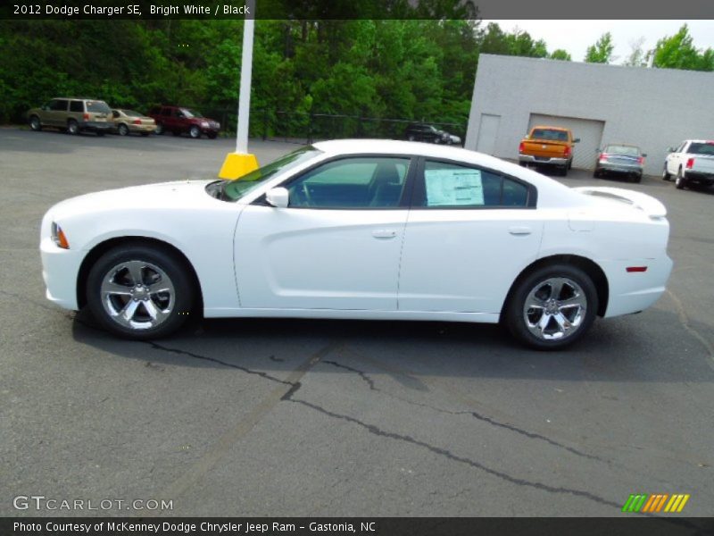 Bright White / Black 2012 Dodge Charger SE
