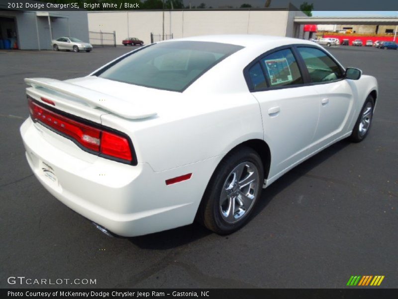 Bright White / Black 2012 Dodge Charger SE