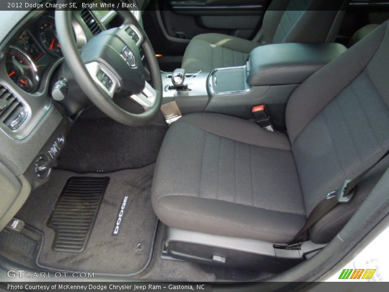 Bright White / Black 2012 Dodge Charger SE