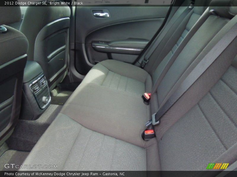 Bright White / Black 2012 Dodge Charger SE