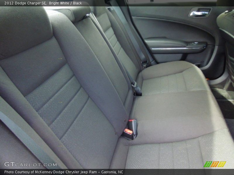 Bright White / Black 2012 Dodge Charger SE