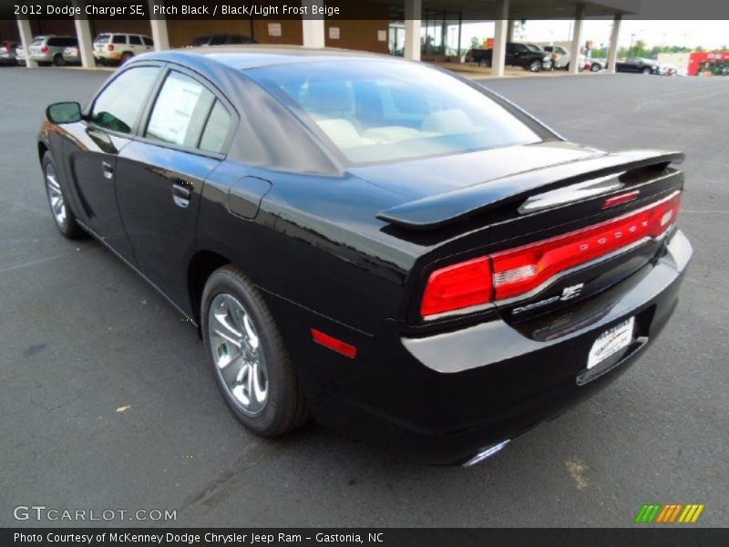 Pitch Black / Black/Light Frost Beige 2012 Dodge Charger SE