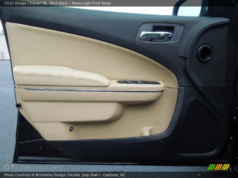 Pitch Black / Black/Light Frost Beige 2012 Dodge Charger SE