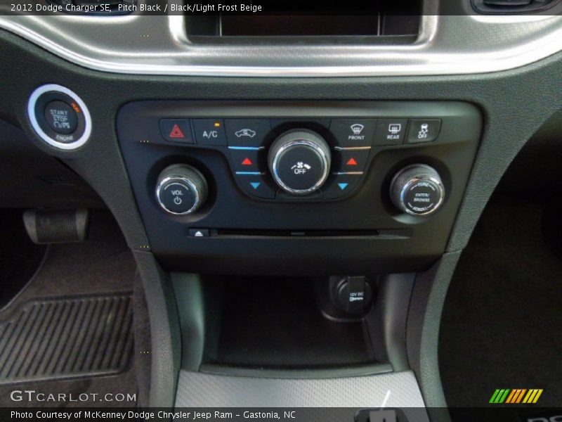 Pitch Black / Black/Light Frost Beige 2012 Dodge Charger SE