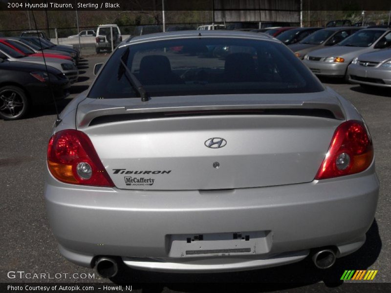 Sterling / Black 2004 Hyundai Tiburon