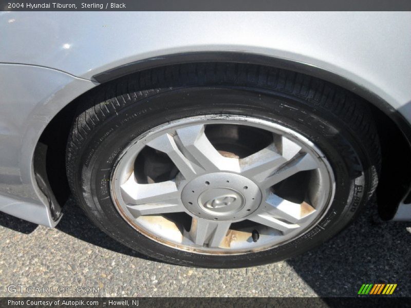Sterling / Black 2004 Hyundai Tiburon