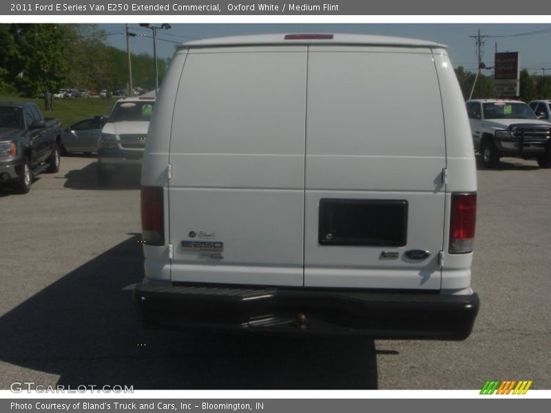 Oxford White / Medium Flint 2011 Ford E Series Van E250 Extended Commercial