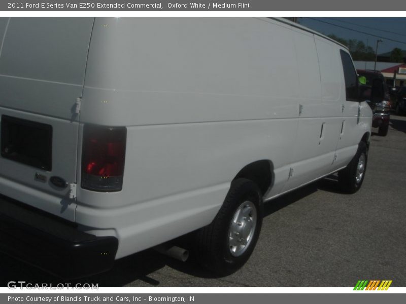 Oxford White / Medium Flint 2011 Ford E Series Van E250 Extended Commercial