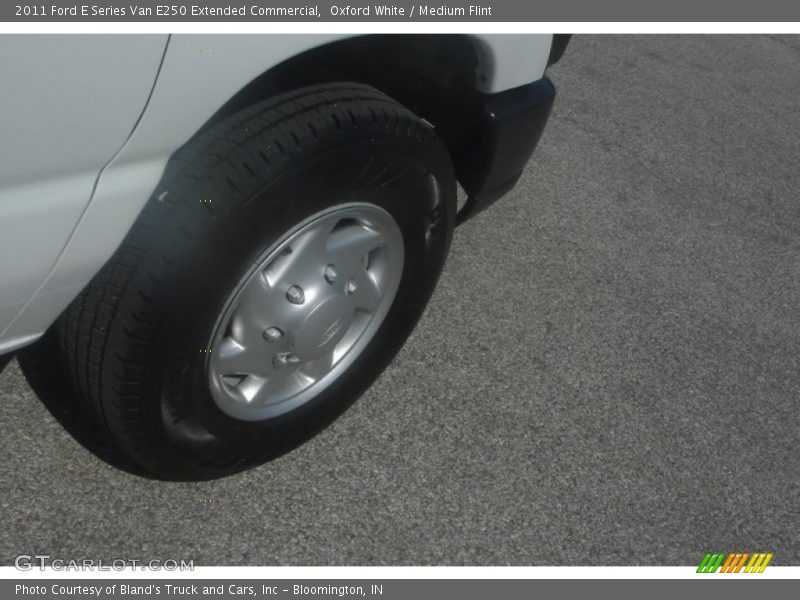 Oxford White / Medium Flint 2011 Ford E Series Van E250 Extended Commercial