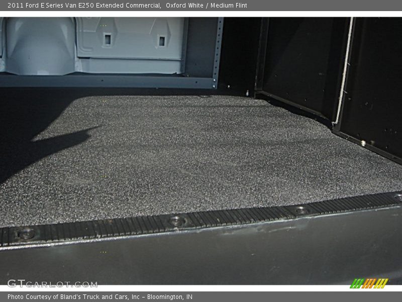 Oxford White / Medium Flint 2011 Ford E Series Van E250 Extended Commercial