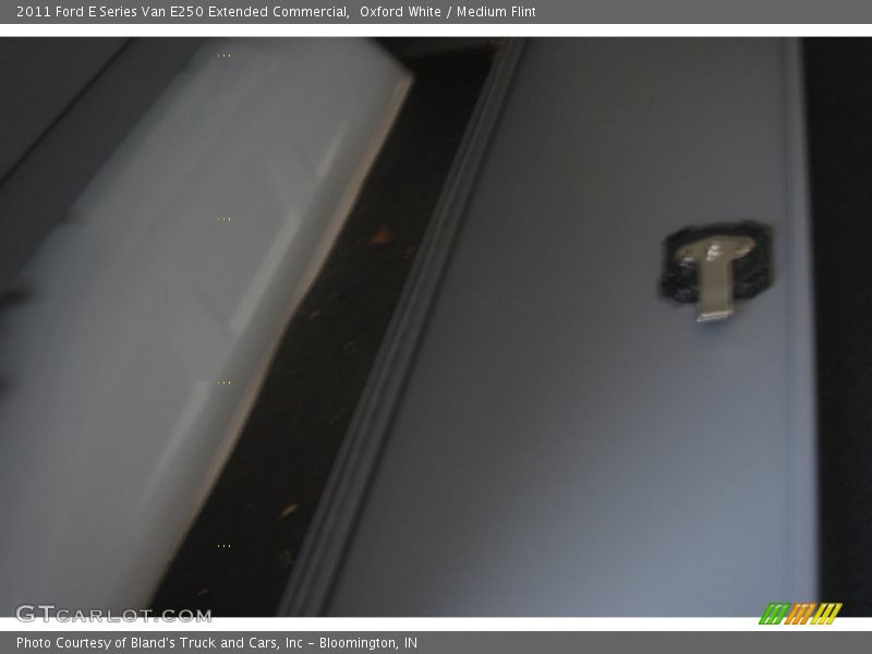 Oxford White / Medium Flint 2011 Ford E Series Van E250 Extended Commercial