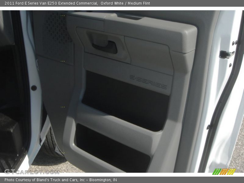 Oxford White / Medium Flint 2011 Ford E Series Van E250 Extended Commercial