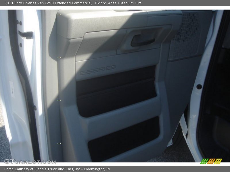 Oxford White / Medium Flint 2011 Ford E Series Van E250 Extended Commercial