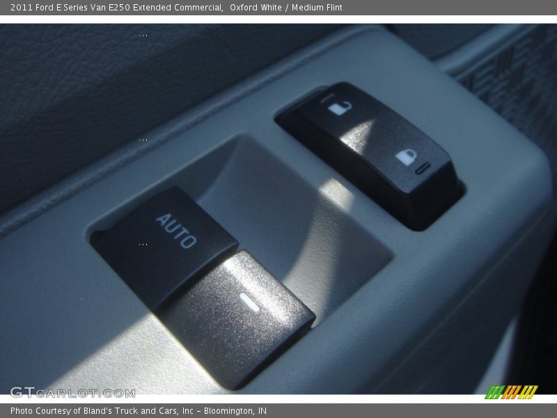 Oxford White / Medium Flint 2011 Ford E Series Van E250 Extended Commercial