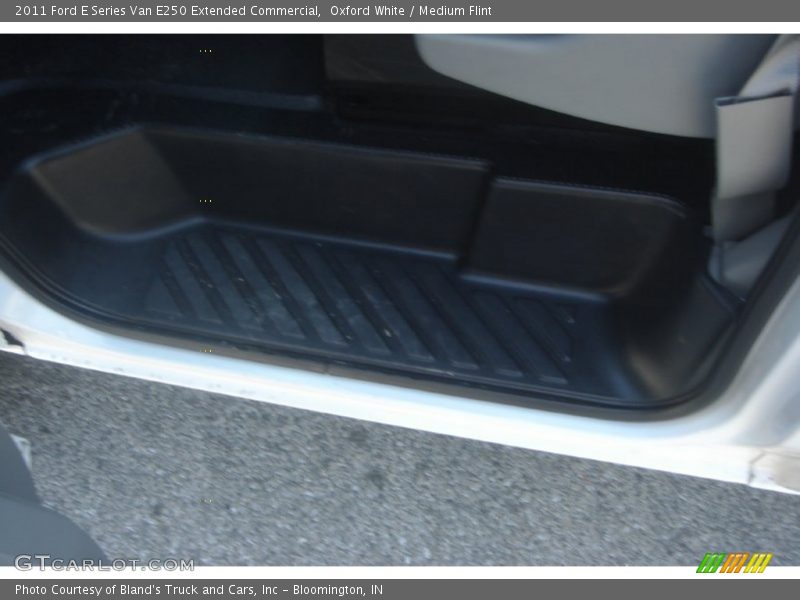 Oxford White / Medium Flint 2011 Ford E Series Van E250 Extended Commercial
