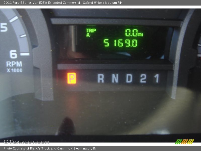 Oxford White / Medium Flint 2011 Ford E Series Van E250 Extended Commercial