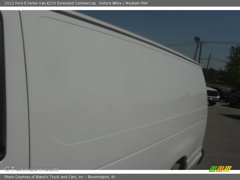 Oxford White / Medium Flint 2011 Ford E Series Van E250 Extended Commercial