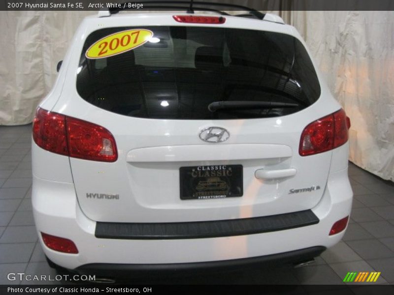 Arctic White / Beige 2007 Hyundai Santa Fe SE