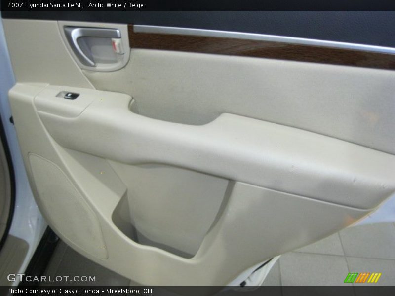 Arctic White / Beige 2007 Hyundai Santa Fe SE