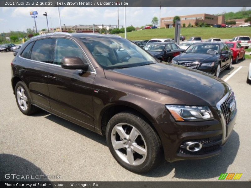 Front 3/4 View of 2011 Q5 3.2 quattro