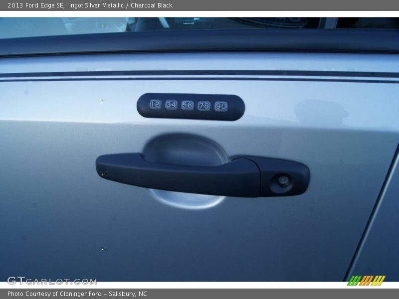 Ingot Silver Metallic / Charcoal Black 2013 Ford Edge SE