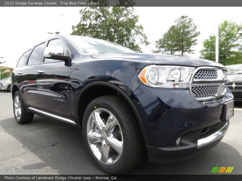 Front 3/4 View of 2012 Durango Citadel