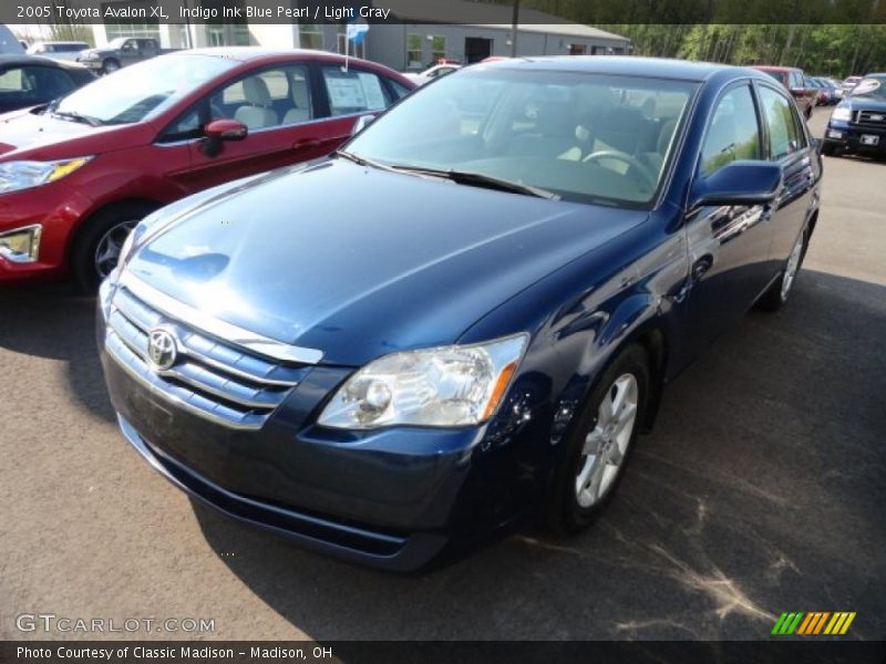 Indigo Ink Blue Pearl / Light Gray 2005 Toyota Avalon XL