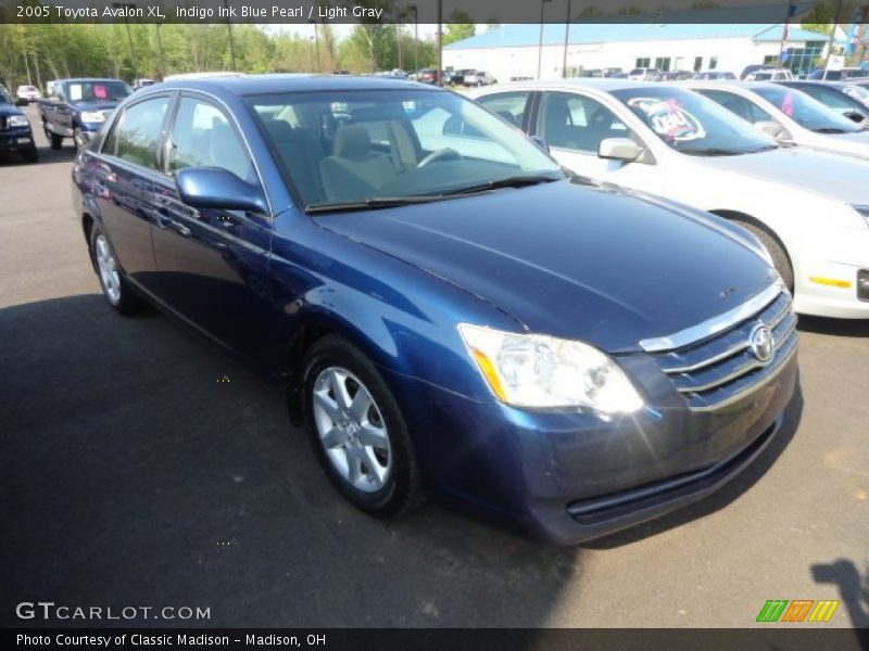 Indigo Ink Blue Pearl / Light Gray 2005 Toyota Avalon XL