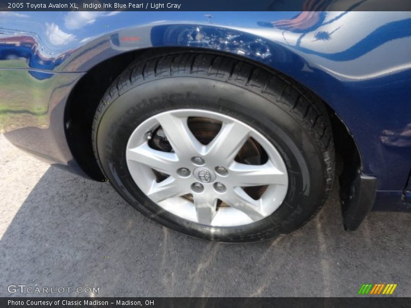Indigo Ink Blue Pearl / Light Gray 2005 Toyota Avalon XL