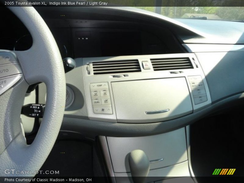 Indigo Ink Blue Pearl / Light Gray 2005 Toyota Avalon XL