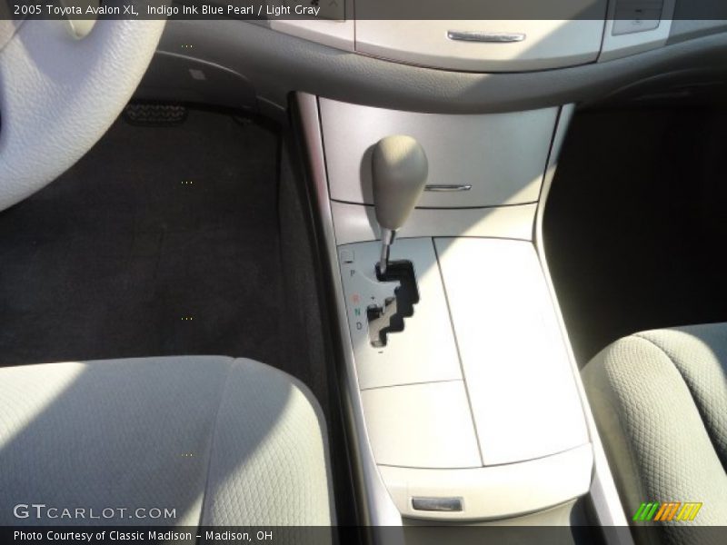 Indigo Ink Blue Pearl / Light Gray 2005 Toyota Avalon XL