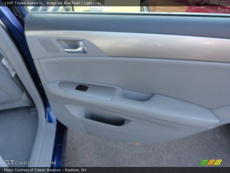 Indigo Ink Blue Pearl / Light Gray 2005 Toyota Avalon XL