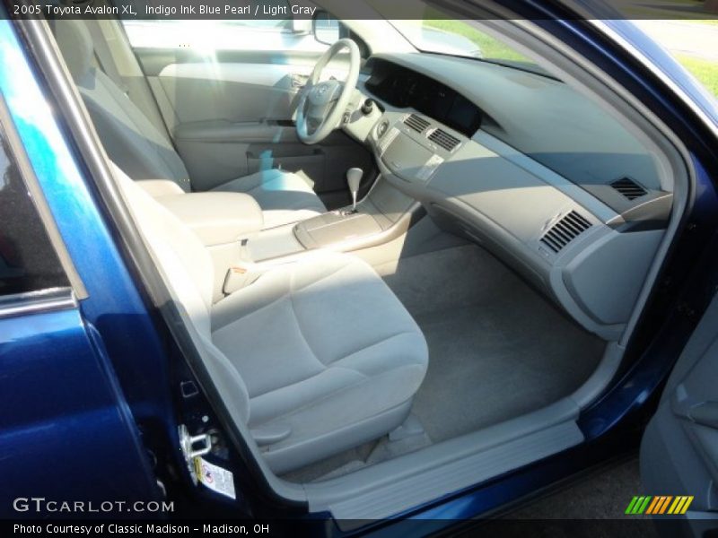 Indigo Ink Blue Pearl / Light Gray 2005 Toyota Avalon XL