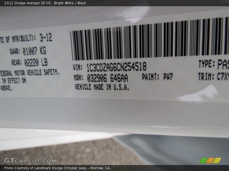Bright White / Black 2012 Dodge Avenger SE V6