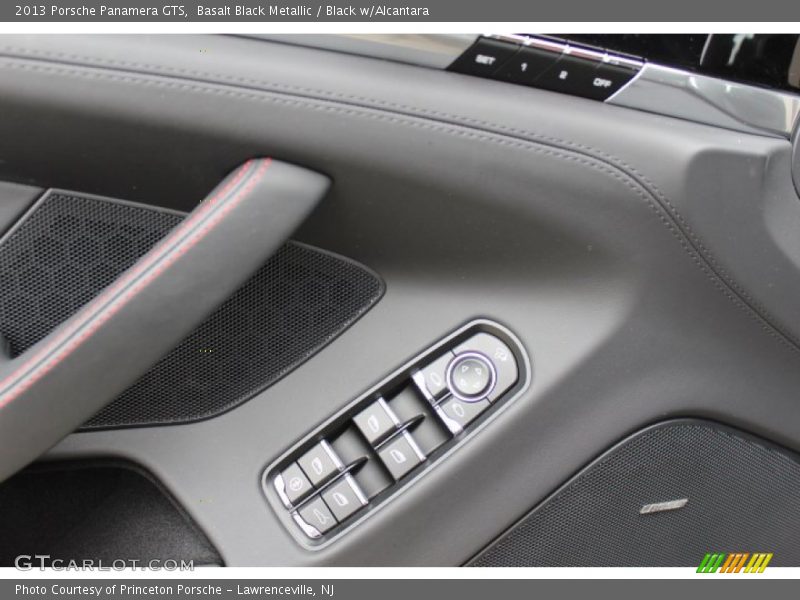 Controls of 2013 Panamera GTS
