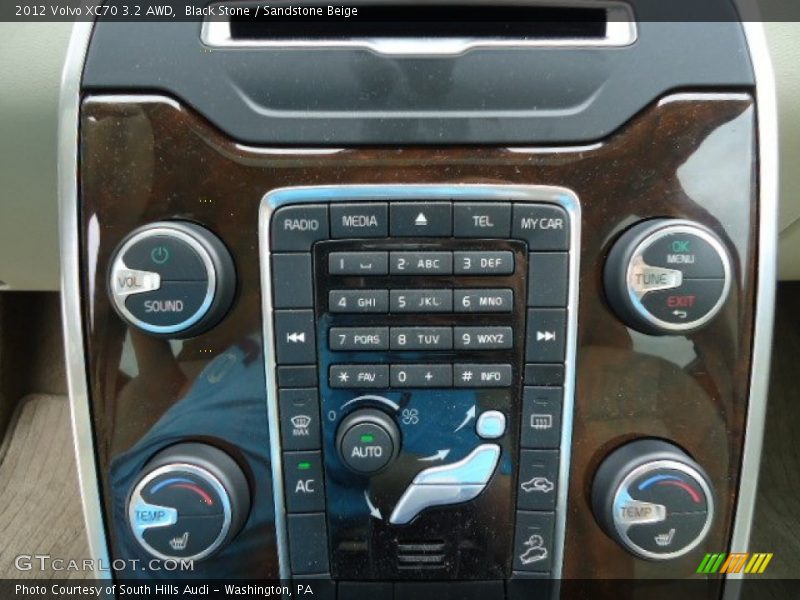 Controls of 2012 XC70 3.2 AWD