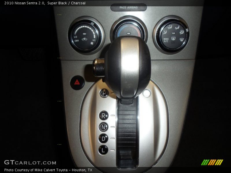 Super Black / Charcoal 2010 Nissan Sentra 2.0