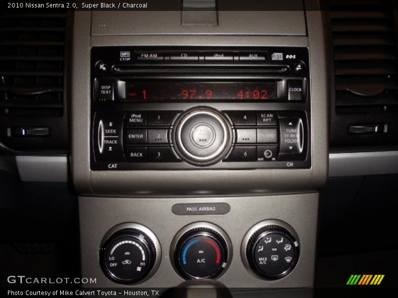 Super Black / Charcoal 2010 Nissan Sentra 2.0