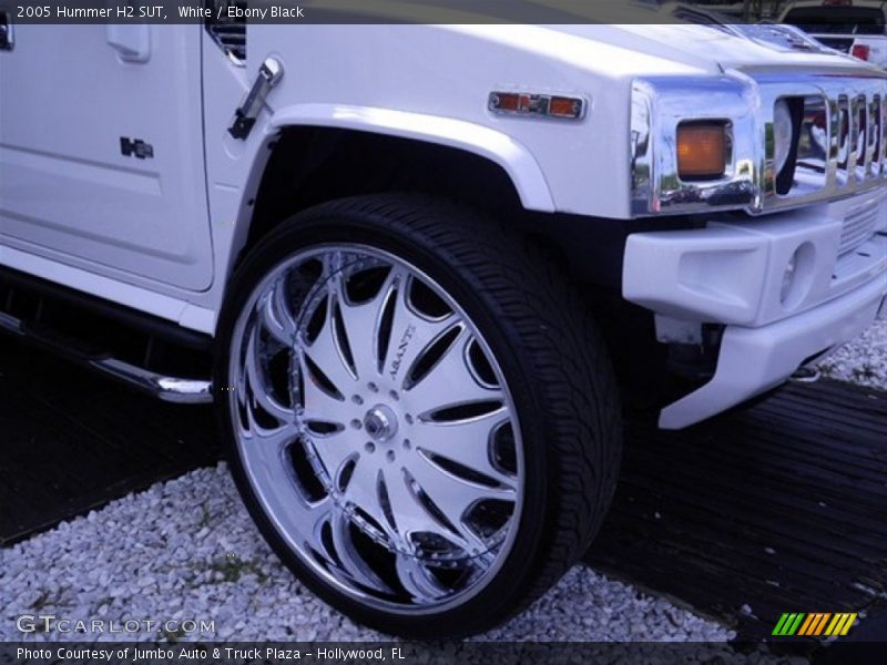 White / Ebony Black 2005 Hummer H2 SUT