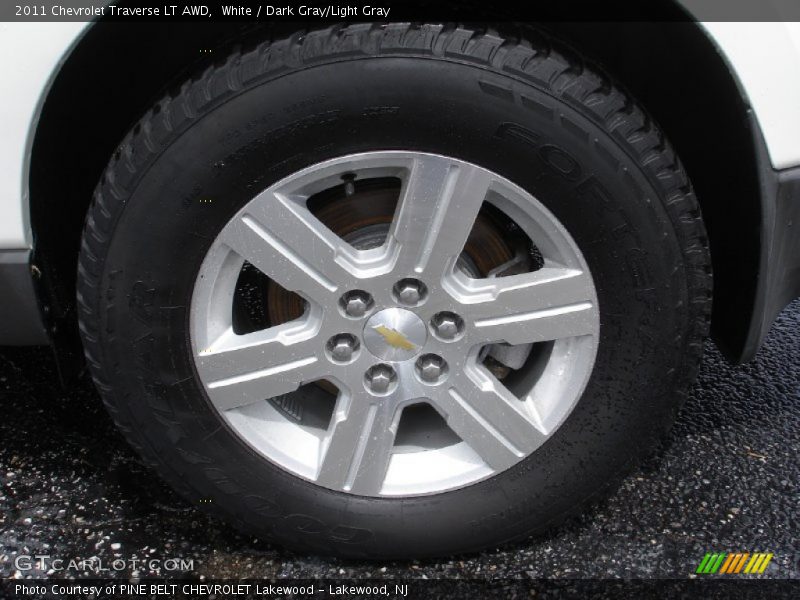 White / Dark Gray/Light Gray 2011 Chevrolet Traverse LT AWD